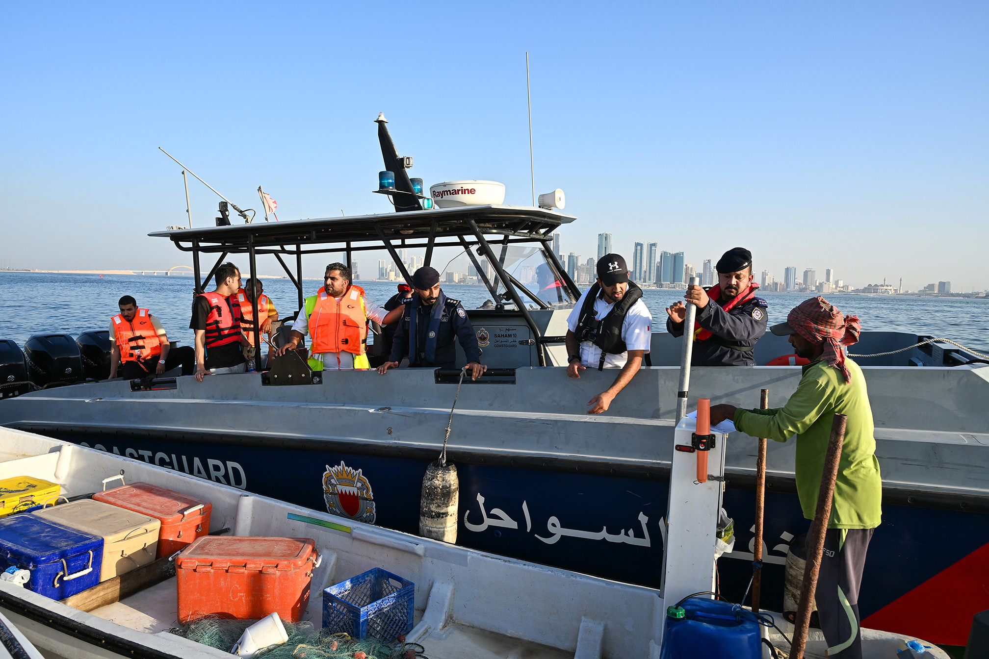 قيادة خفر السواحل تنفذ حملة تفتيش بحرية مشتركة بالتنسيق مع الإدارات الأمنية والجهات الحكومية<